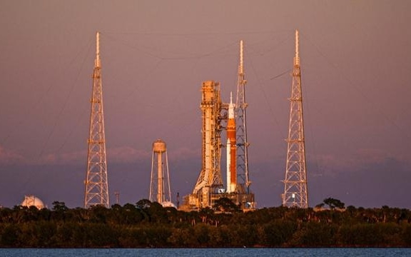 美国再次推迟载人登月计划至2028年