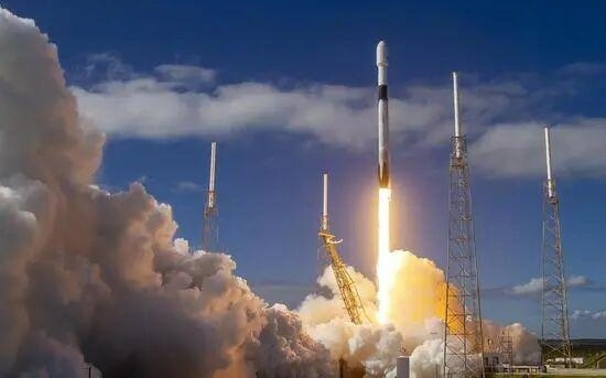 地球装不下他的野心了：马斯克造出1.5万亿美元“缝合怪”，火箭捆绑AI暴力IPO