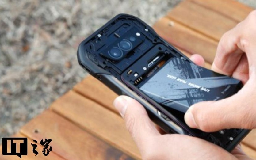 京瓷在日本推出au TORQUE G07三防手机:可拆卸电池设计