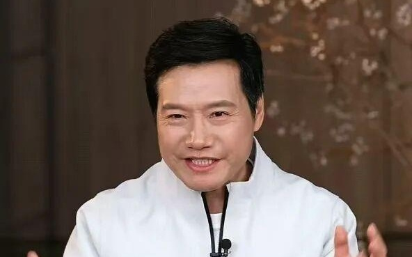 雷军直面争议：首谈米黑KOL事件，呼吁勿污名化“营销”