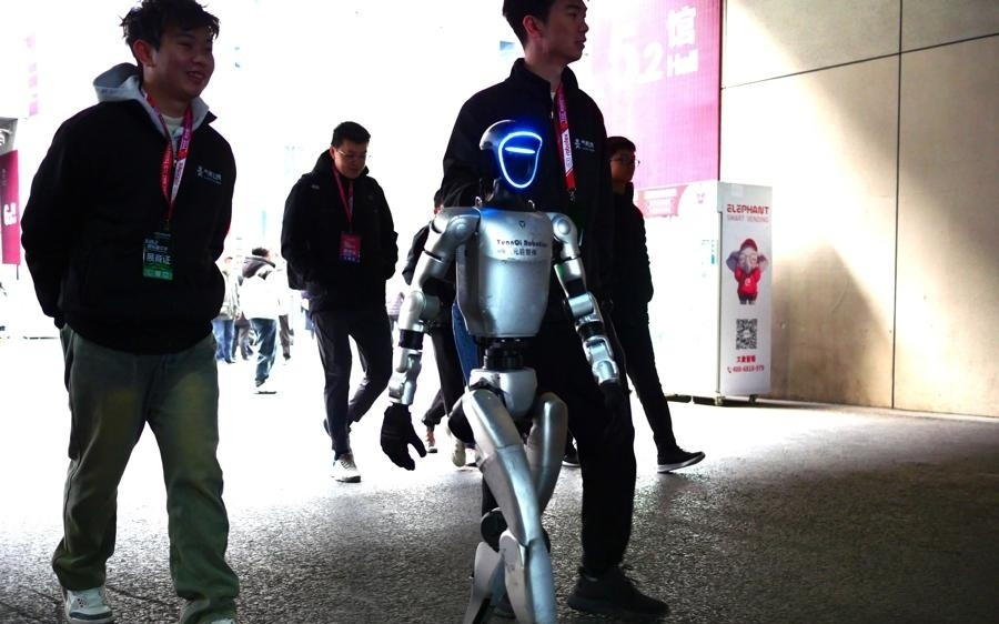 “四叶草”变嘉年华，1.5万名00后到20后决胜世界机器人大赛亚洲总决赛