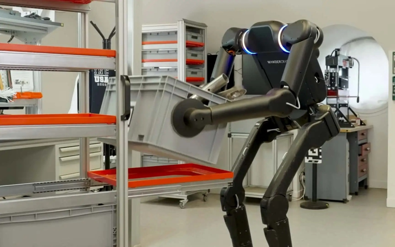 雷诺部署350台无头人形机器人：每天搬运数百次40kg重物不需休息