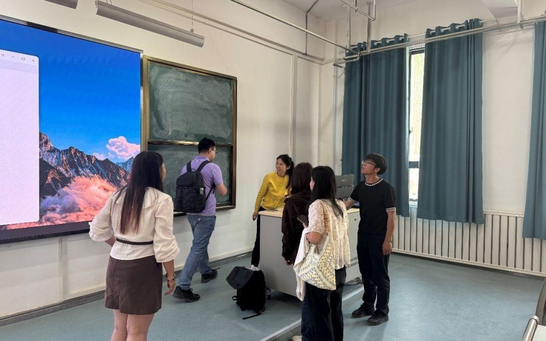 AI时代的就业与创业！第二期“沪喀电商合作”进校园系列培训活动成功举办