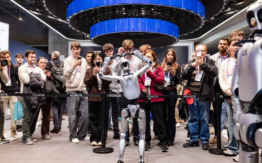 MWC 2026：为AI注入“生命感” 荣耀打开AHI生态全新想象空间