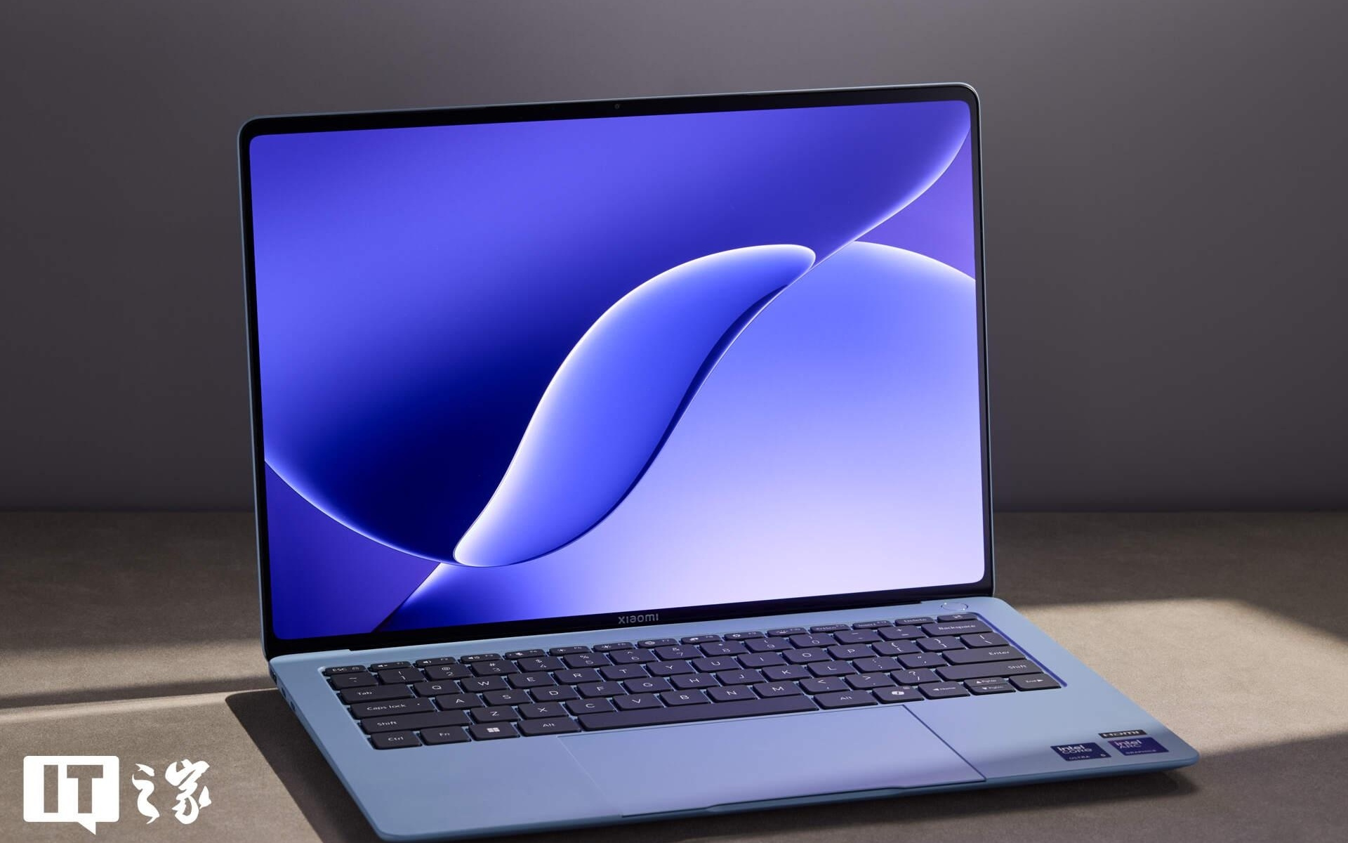 Xiaomi Book Pro 14「柔雾蓝」图赏:丝绒镁合金,1.08kg超轻薄
