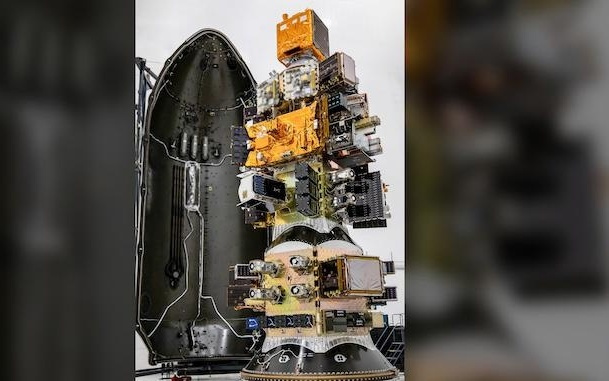 30飞！SpaceX助推器B1071刷新历史，将1001颗卫星送入轨道