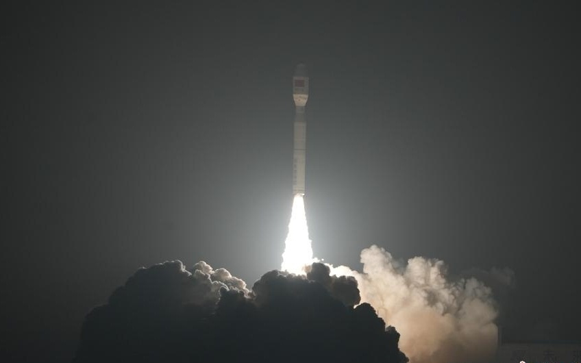 中国成功发射微厘空间02组卫星