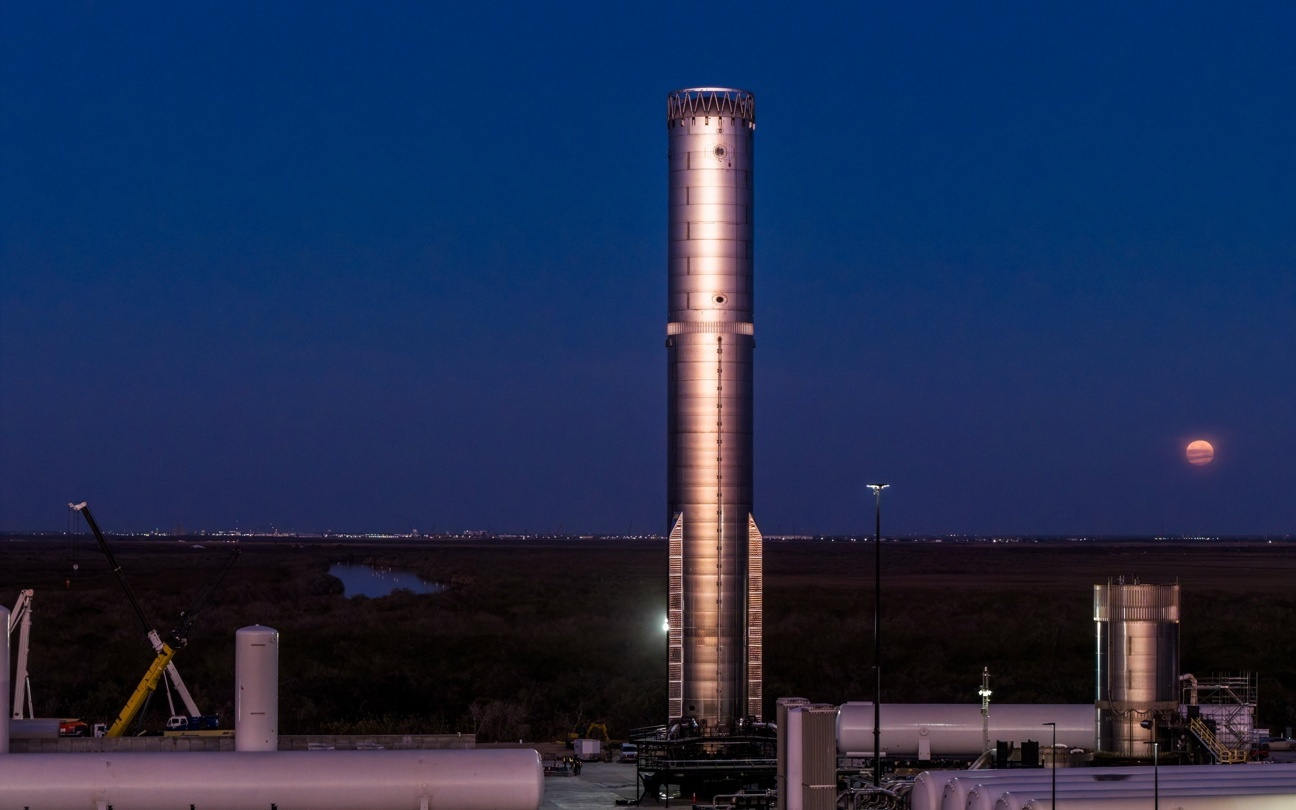 SpaceX展示Booster 19助推器：托举星舰V3的超级“百吨王”