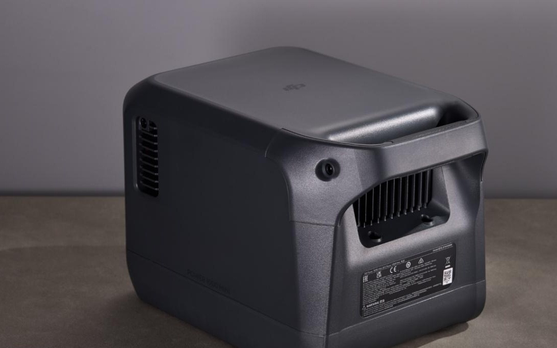 大疆Power 1000 Mini户外电源上手：小巧一度电，夯级体验