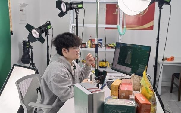 营业额超百万元，95后年轻人在连云港海州OPC社区“一人成军”