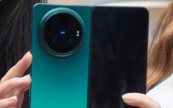 vivo X Fold6搭载天玑9500超能版:专门为大屏折叠机开发SoC
