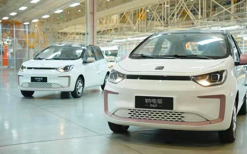 观察｜电池巨头宣布乘用车钠电明年批量装车，剑指四成乘用车市场需求？