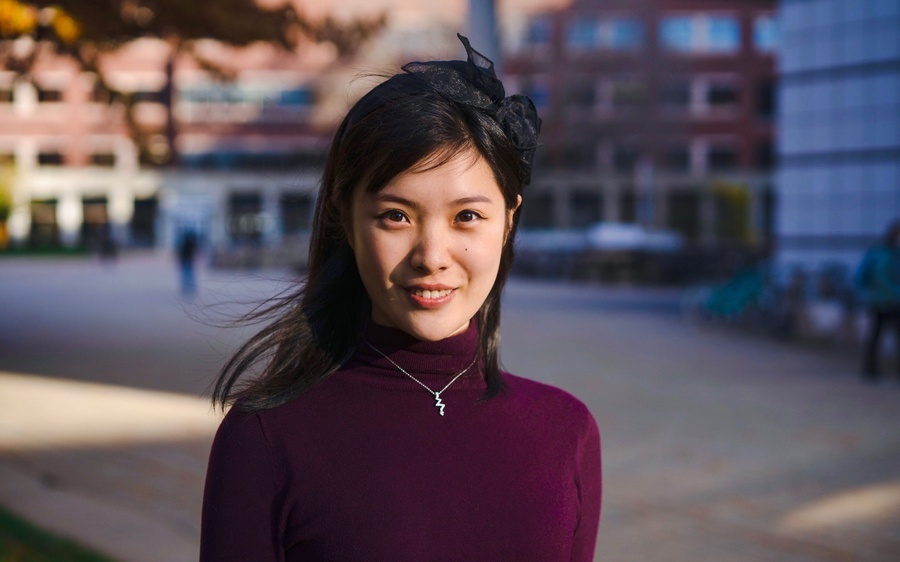 半夜被AI「吓醒」！57岁导师投奔24岁华人女学霸，打造「AI数学家」