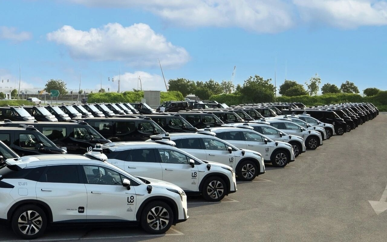 文远知行与优步Uber宣布升级战略合作，拟2027年内在中东部署至少1200辆Robotaxi