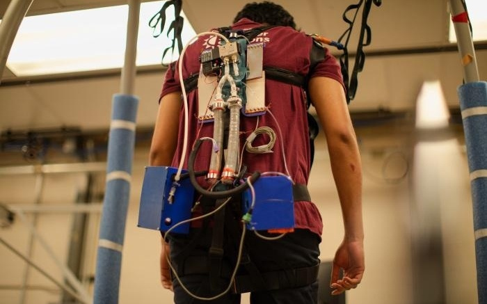 新型气动人工肌肉问世,让机器人可举起自重100倍物体