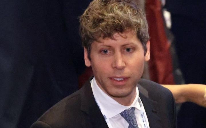 OpenAI有望拿到1000亿美元,但也快被逼到墙角了