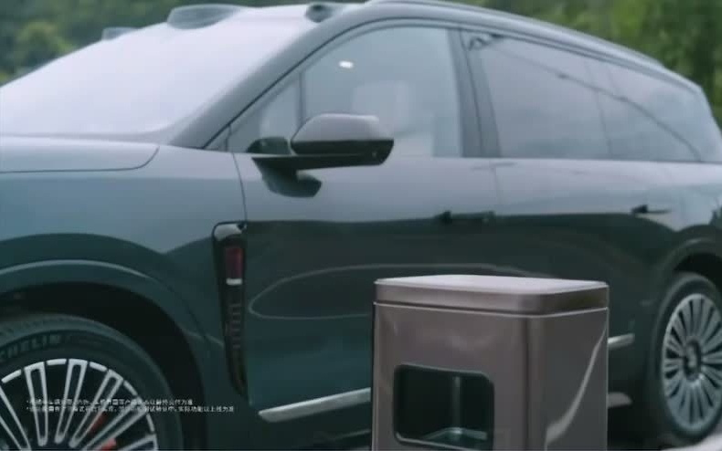 出现火灾自动挪车，蔚来全新 ES8 汽车将支持智能守卫