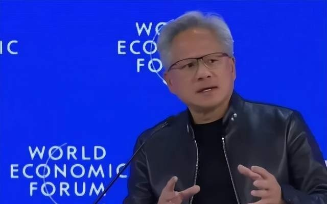 黄仁勋：托AI的福，美国水管工电工薪水已经翻倍