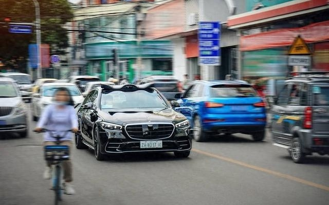2025中国车市竞“技”场：智驾、800V、固态电池重构技术三叉戟｜车市半年报