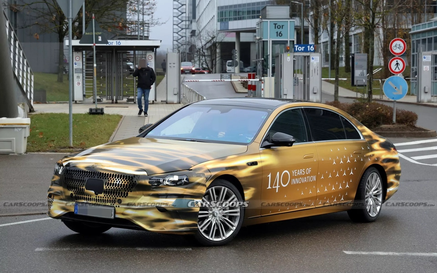 下一代奔驰S级将同时提供燃油、纯电两版，不再沿用现款EQS设计