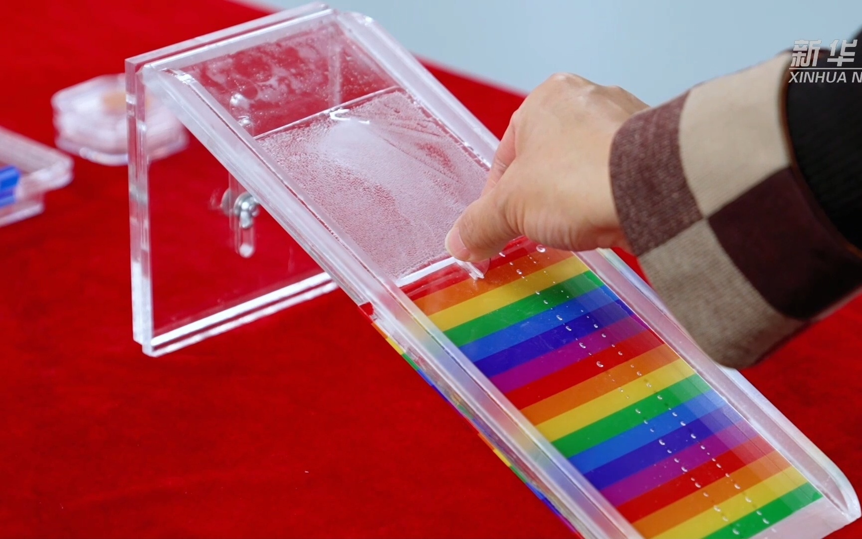 探访大尺寸金刚石晶圆是如何“长”出来的