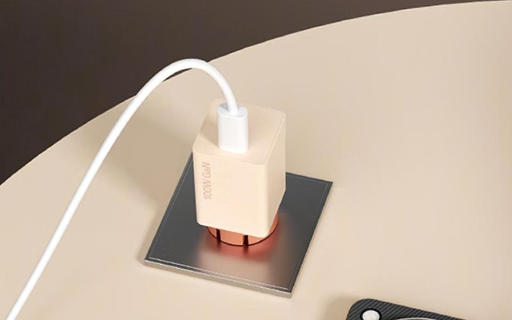 OPPO推出100W/120W小方瓶氮化镓充电器，229元起