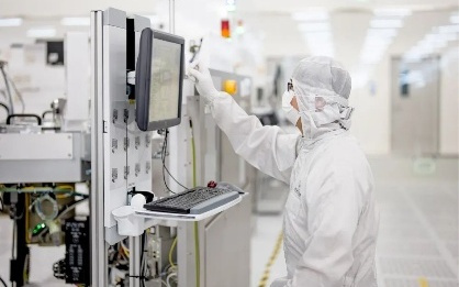 华中科大团队推出AR视力辅助角膜接触镜方案,相变微显示为视觉辅助设备打开新路径