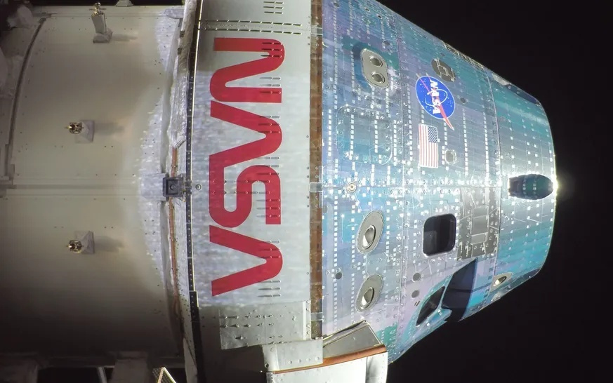 NASA阿尔忒弥斯2号奔月途中，猎户座飞船卫生间传出烧焦味