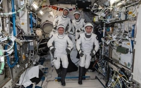 NASA史上首次太空医疗撤离：美日俄籍四名宇航员提前返航，谁生病了？