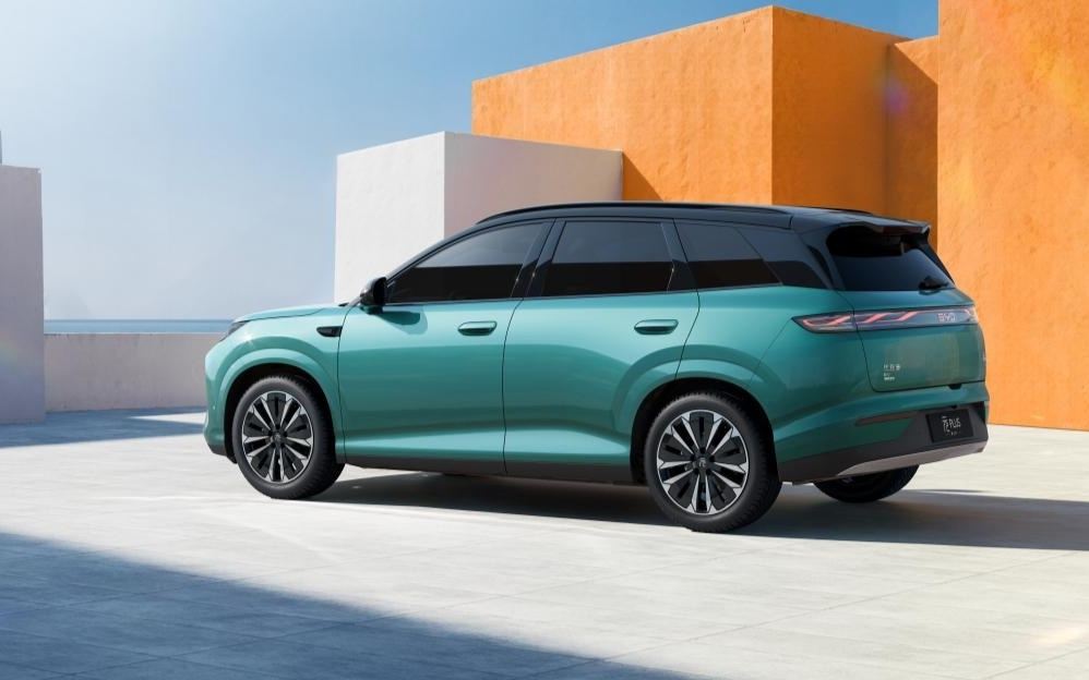 第三代元PLUS北京车展首发亮相 瞄准15万级A级纯电SUV市场