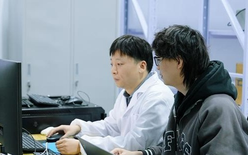 2025“家国事”丨从大厂辞职，我为家乡生物医药产业敲代码