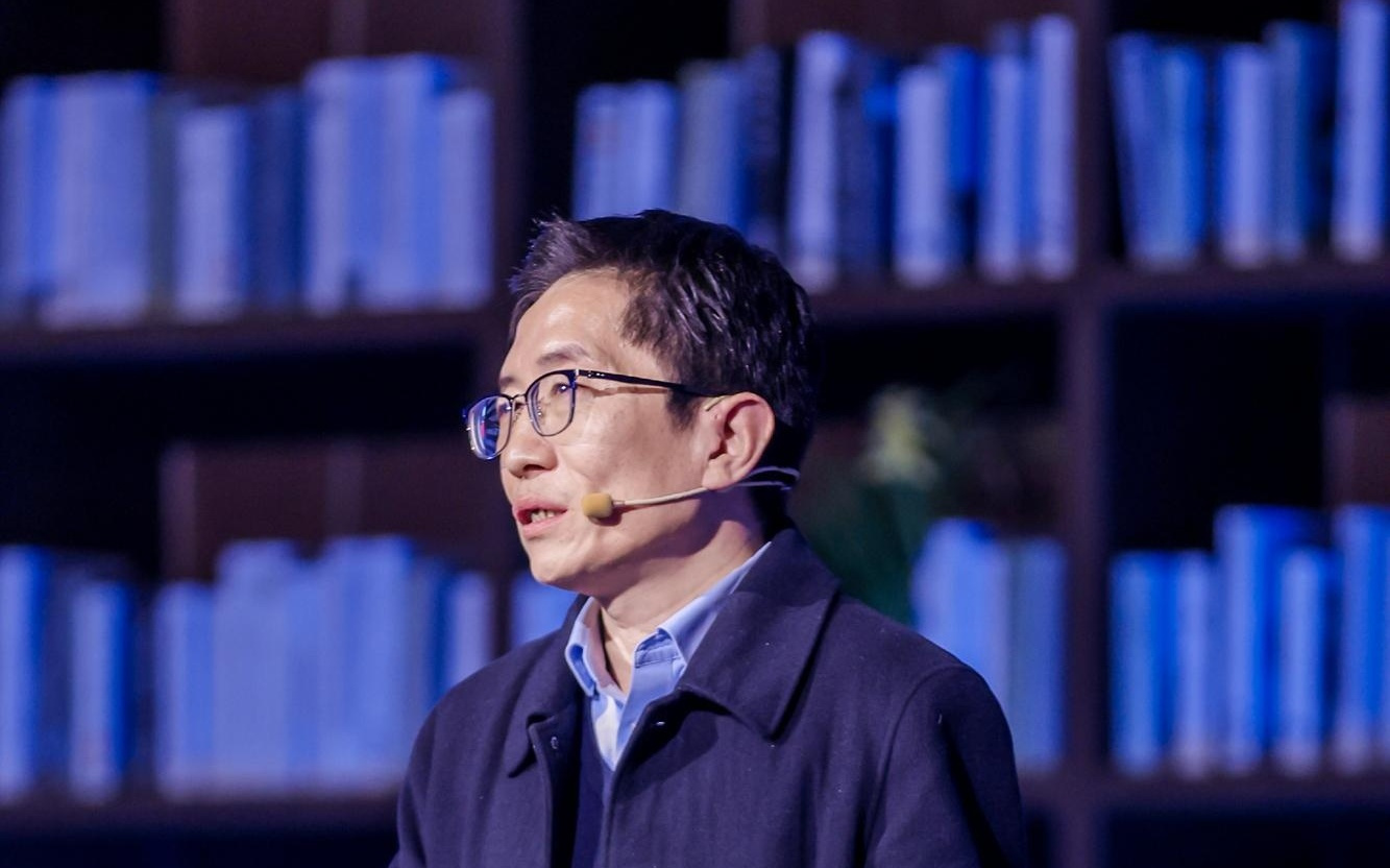 AI如何才能通过“终极考验”？让它重走人类来时的路