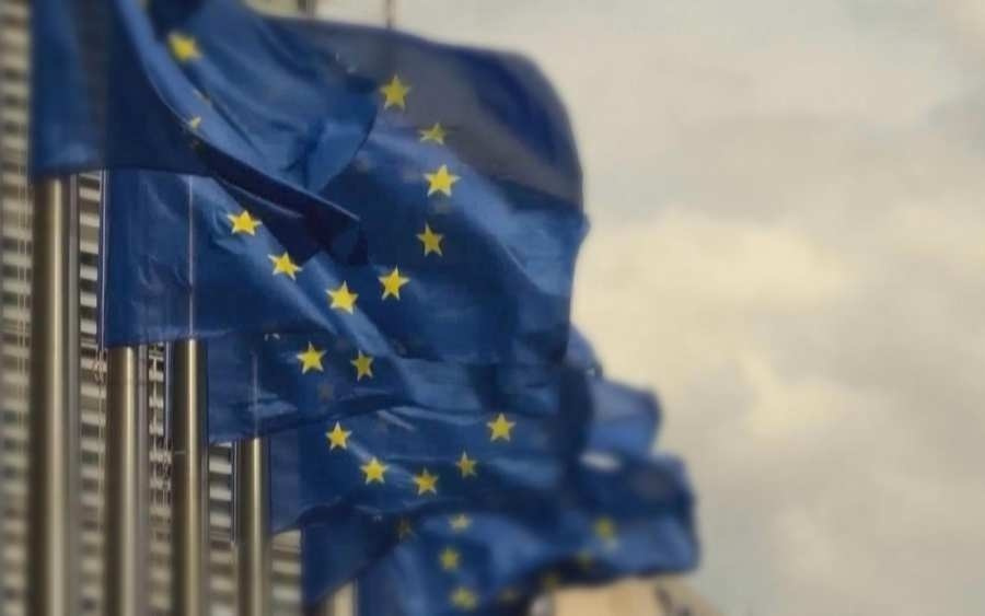 欧盟调整“禁燃令”，减排承诺“打折”背后的汽车产业困境