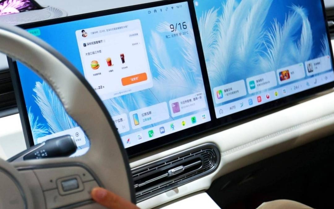 腾讯发布了 7 个座舱智能体，汽车的意义从「空间位移」走向了「时间价值」