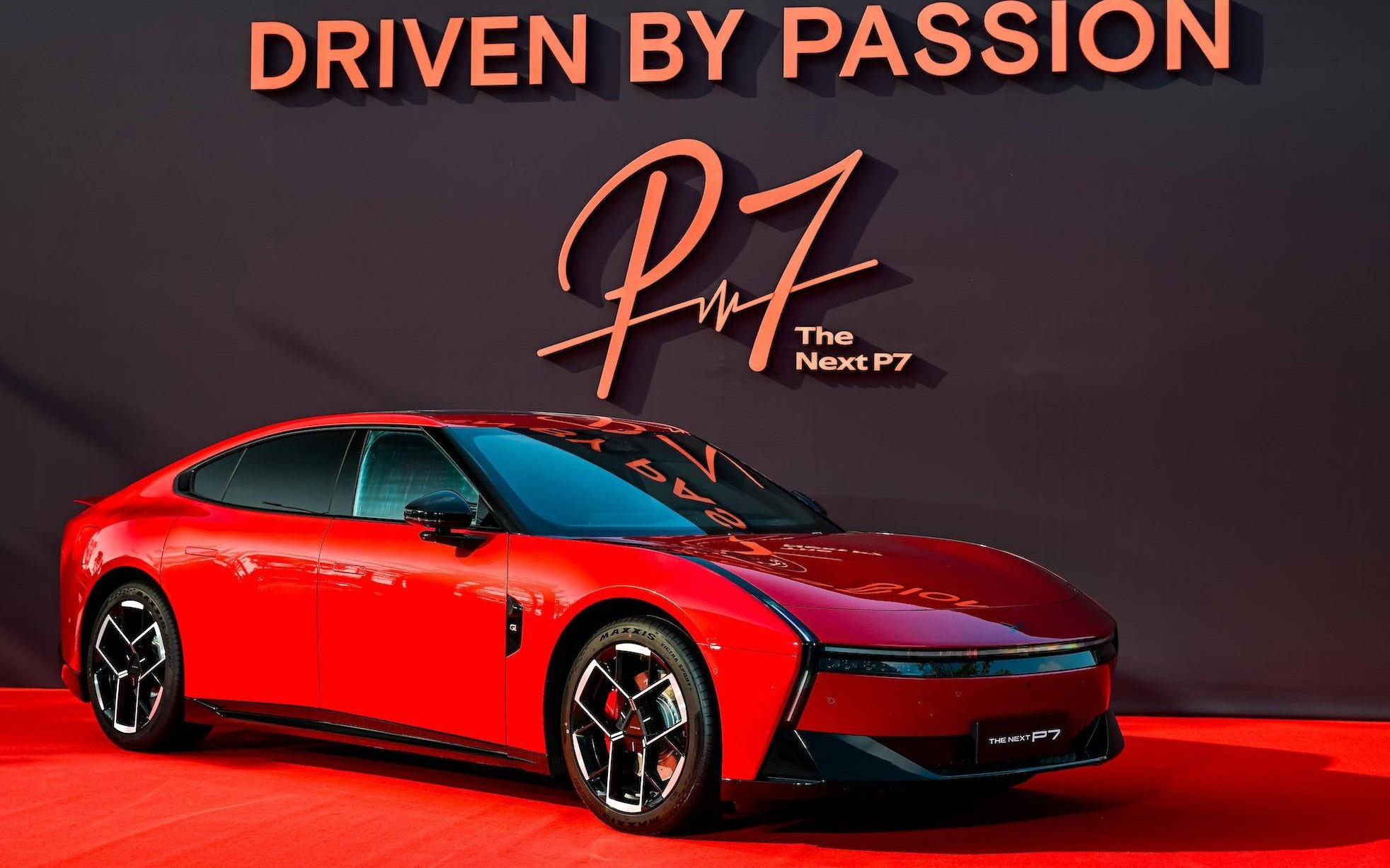 降价减配！小鹏 P7 认清了现实，只卖 20.38 万元