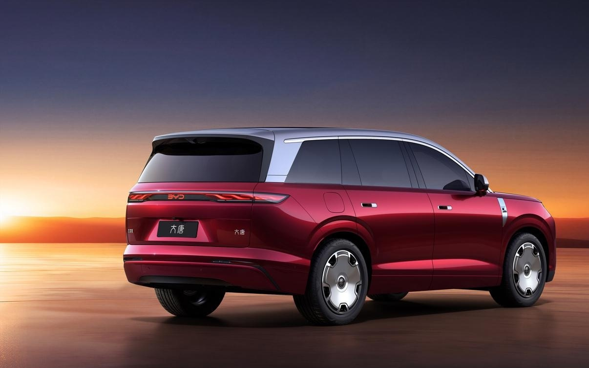 纯电续航950km“全球第一”，比亚迪王朝首款D级旗舰SUV大唐发布