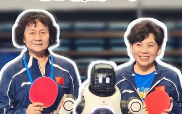 2岁机器人与邓亚萍打乒乓，能赢吗？