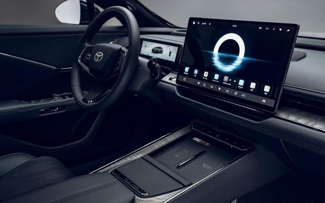 聚焦智能化体验升级 智能座舱成车企竞争新核心丨新经济观察