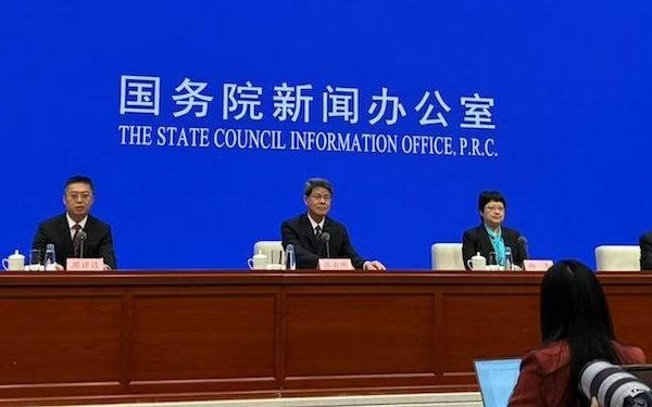 “中国智造” 2025闪耀时刻：AI核心产业突破1.2万亿元，人形机器人量产元年到来