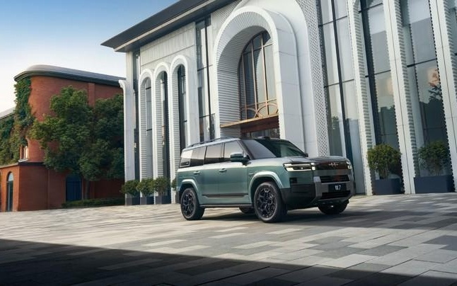 2025 最大黑马！方程豹钛 7 上市 80 天交付突破 5 万辆