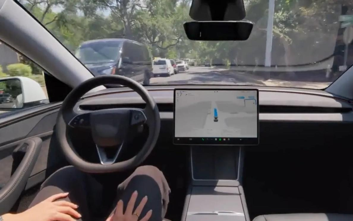 特斯拉官方转发：眼科医生建议视力衰退患者购买FSD