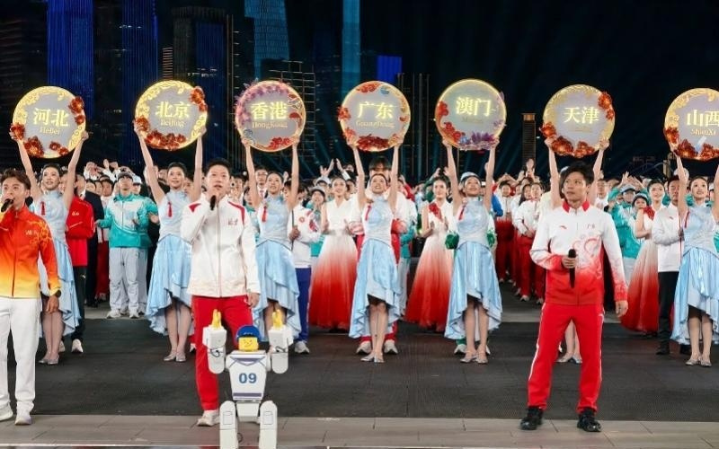 排面拉满！全运会闭幕式唯一人形机器人舞团为马龙苏炳添伴舞