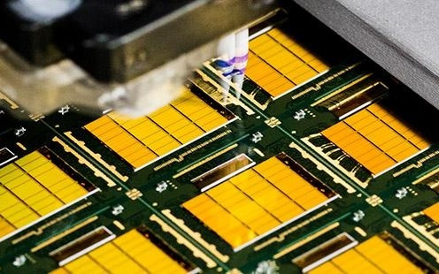 戴尔CEO:AI内存需求将暴增625倍!买方彻底没了议价权