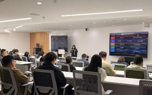 徐汇 “轻松养虾” 大会现场实现 AI 智能体部署