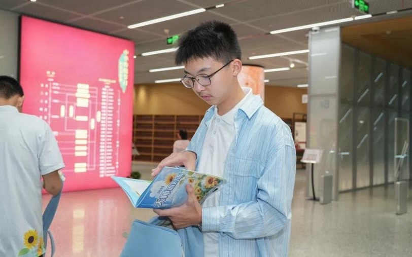 他曾与“死神”面对面，这位松江少年说：要设计出中国最安全的飞机