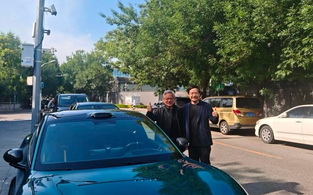 英伟达黄仁勋：我很想买一辆小米汽车