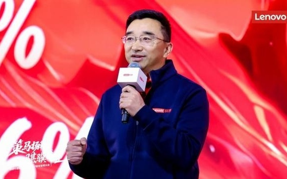 “一人公司”催生AI新需求 AI主机或成中小企业智能化核心装备丨新经济观察