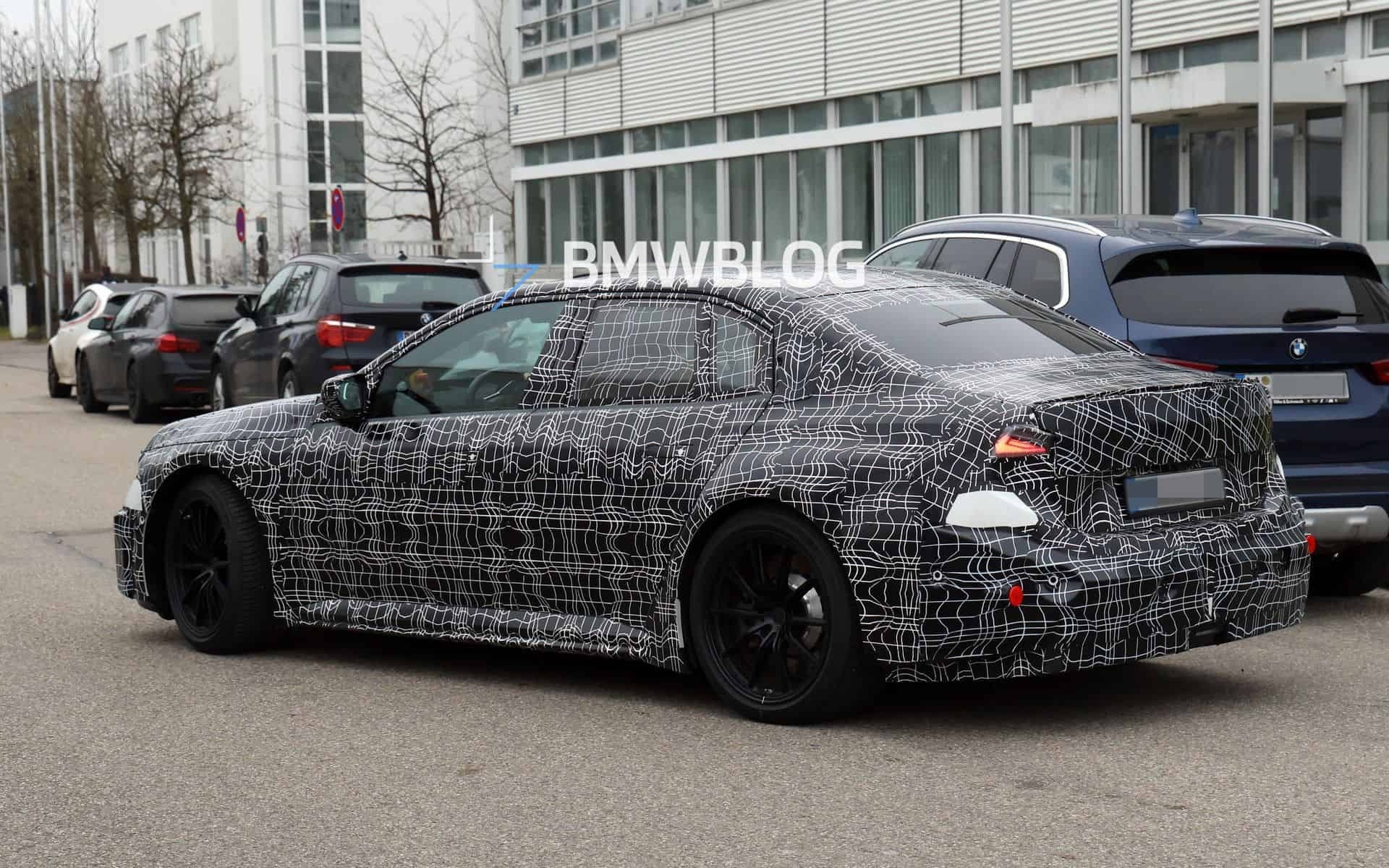 2027款寶馬M3電動車曝光：量產燈組首現，預估800~900馬力