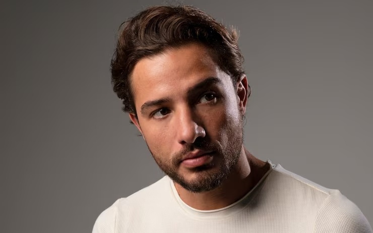 OpenAI还在卷生图，中国AI已一键成片！马斯克免费代言