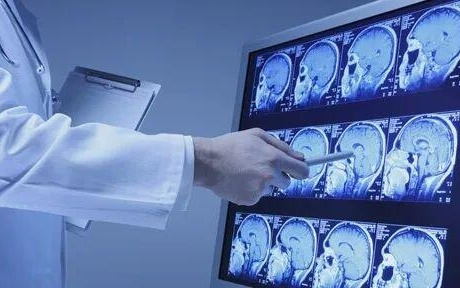 AI医疗拐点已至，医生当CEO雇5名数字员工撸出病历程序！谁在焦虑？